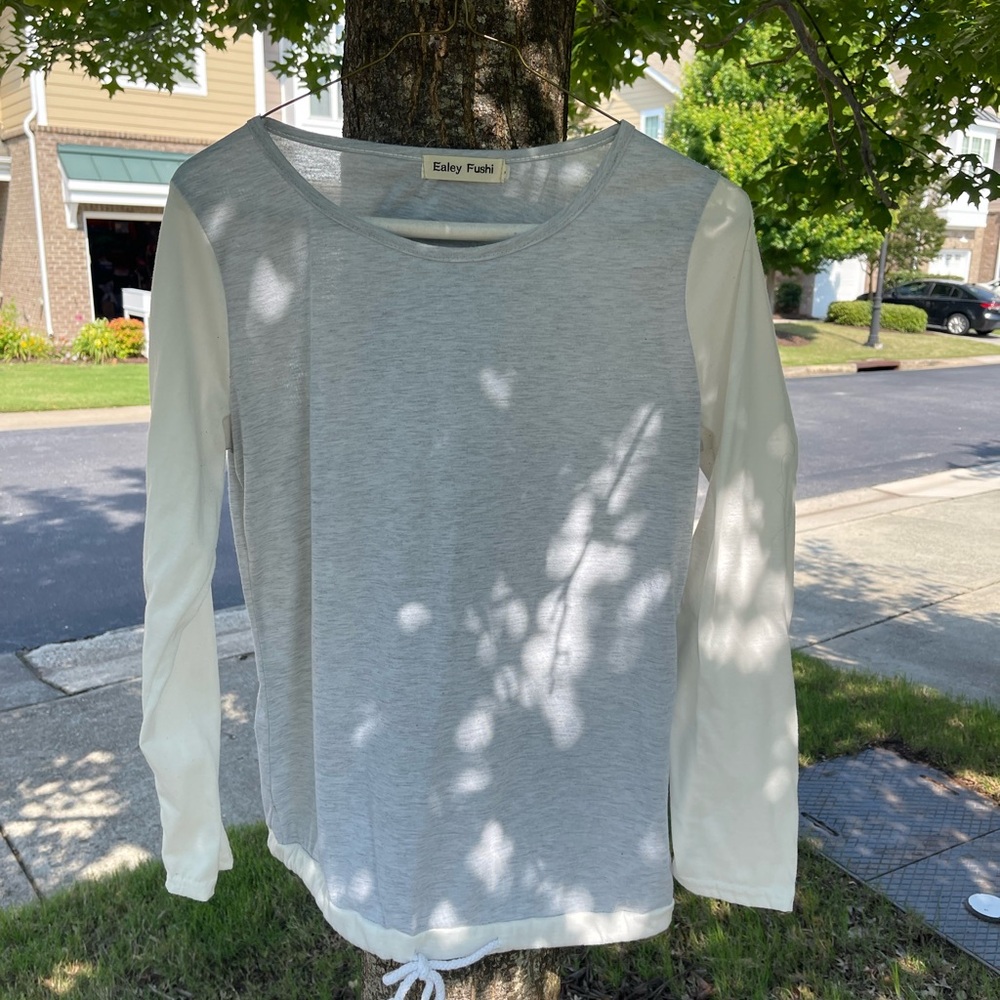 Ealey Fushi Light Gray and White Top